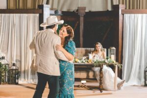 How to Honor Your Mother at Your Wedding