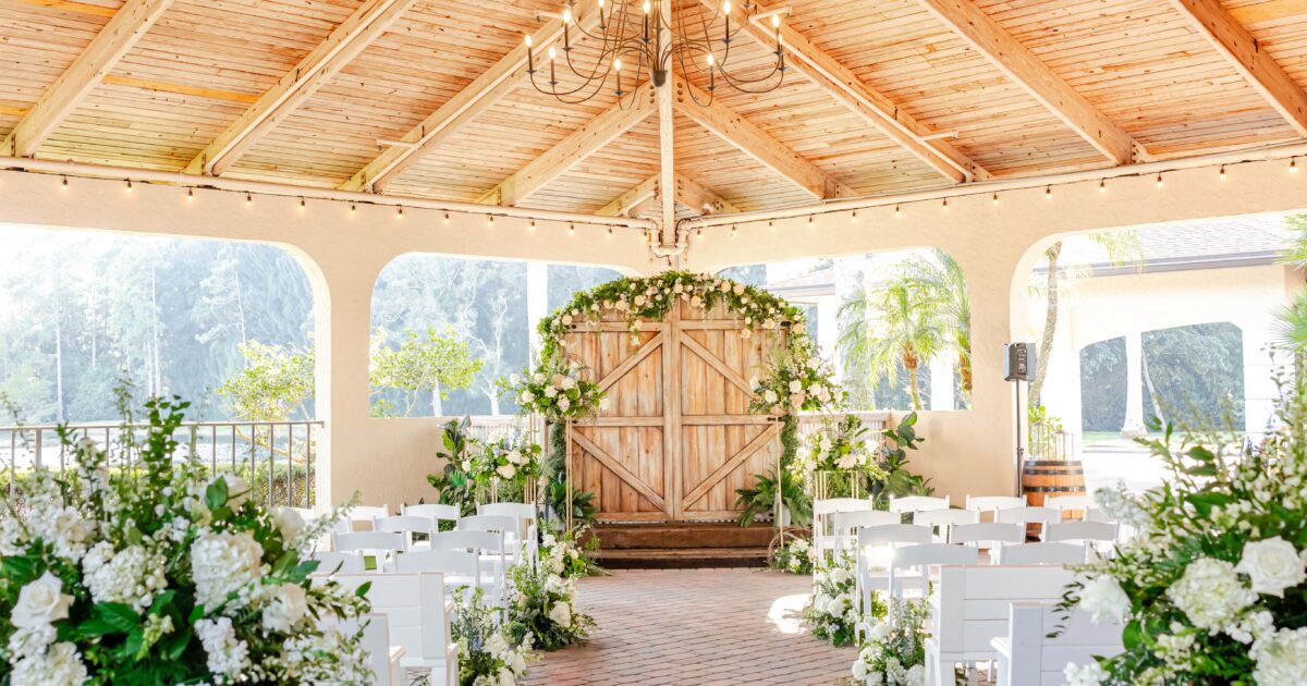 Love is Blooming Wedding Exclusive - Lady Jean Ranch